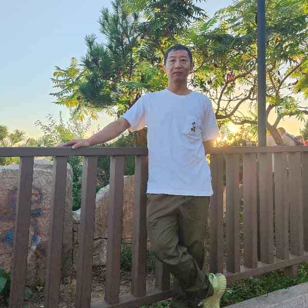 47岁岁辽宁单身帅哥 - 哈密吉缘网